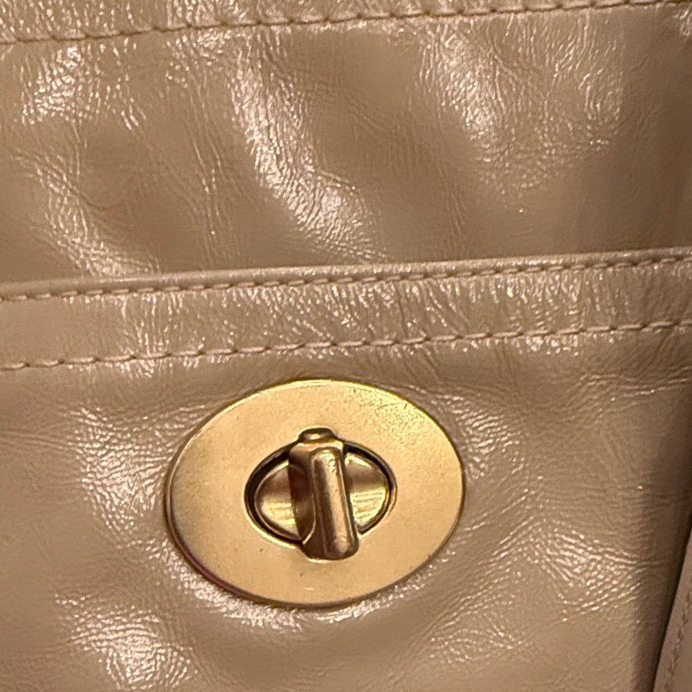 Coach Elegant Luxurious Leather Tote Bag - Picture 8 of 11